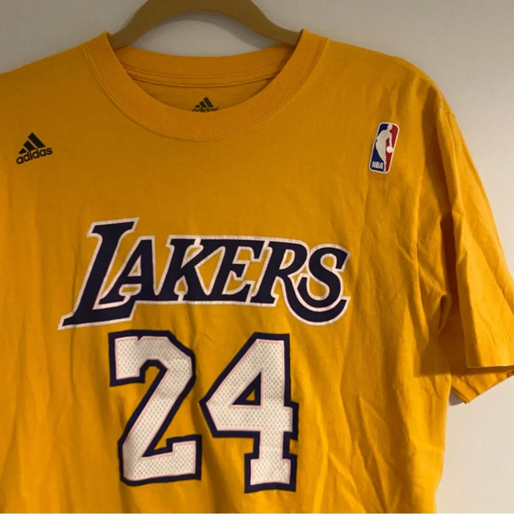Kobe Bryant T-shirt - Picture 2 of 3